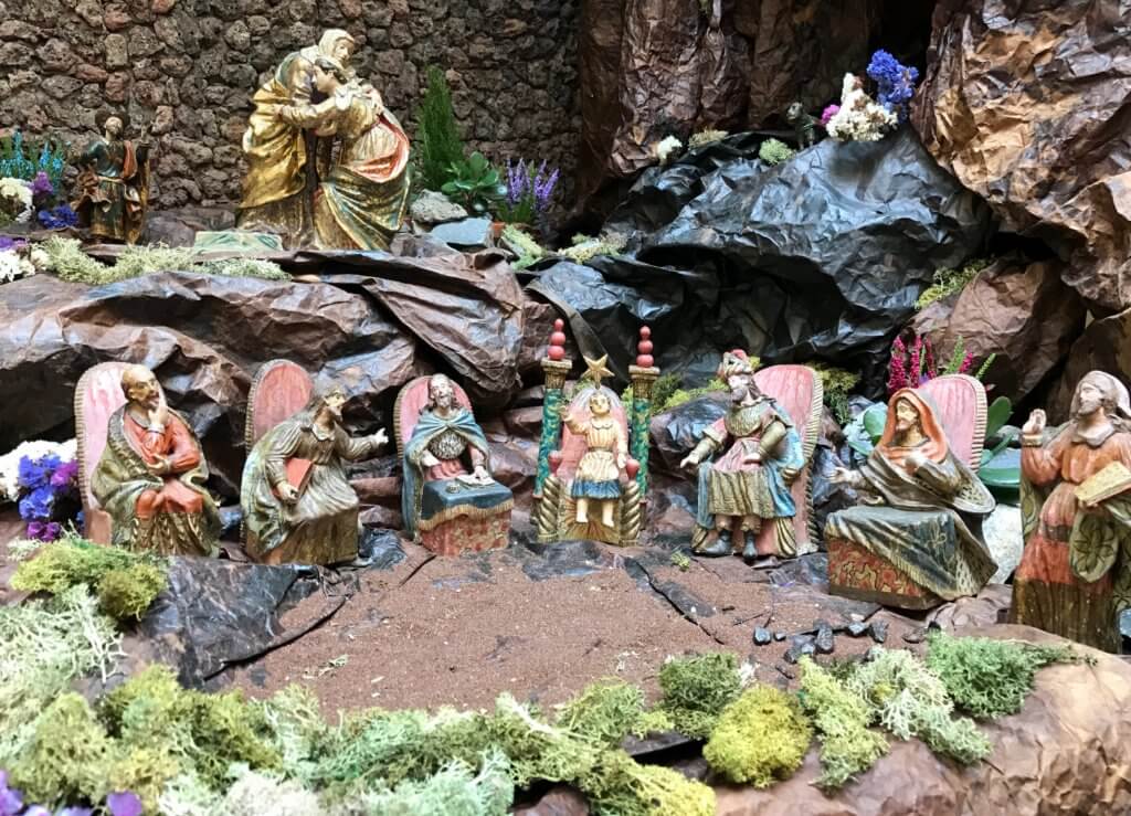Close-up of lapinha figures