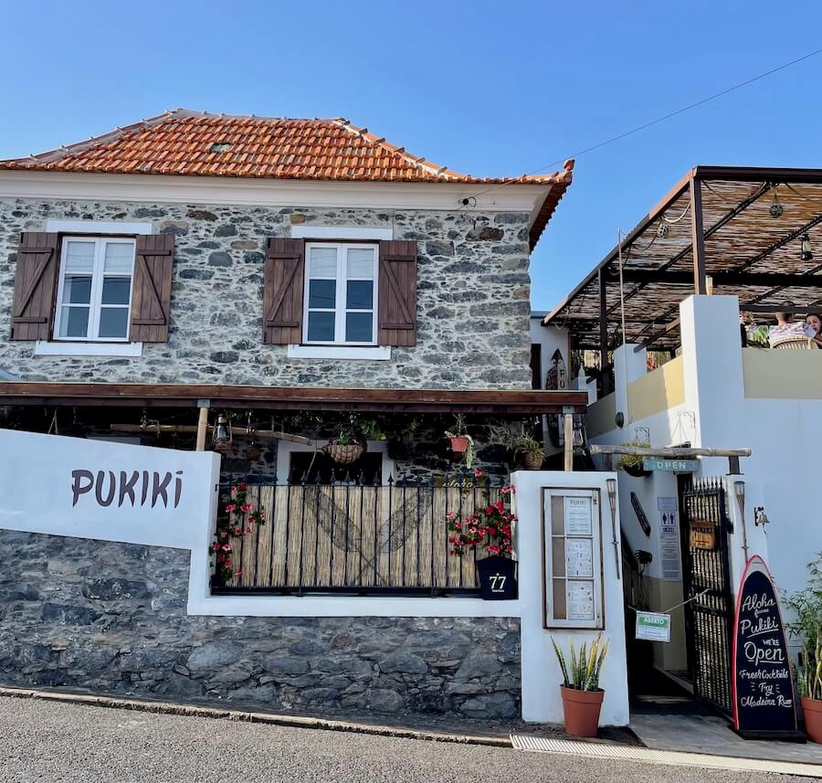 Pukiki Bar estreito calheta